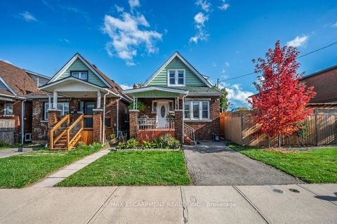 Photo of 128 Crosthwaite Avenue N, Hamilton, ON L8H 4V5 (MLS # X12517706)
