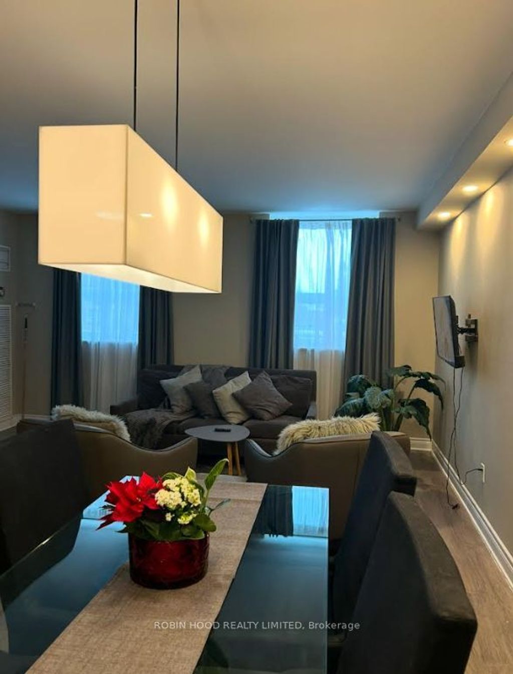 Photo of 4 Lisa Street #103, Brampton, ON L6T 4B6 (MLS # W13015202)