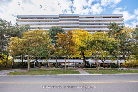 1 Royal Orchard Boulevard 810 Markham ON L3T 3C2