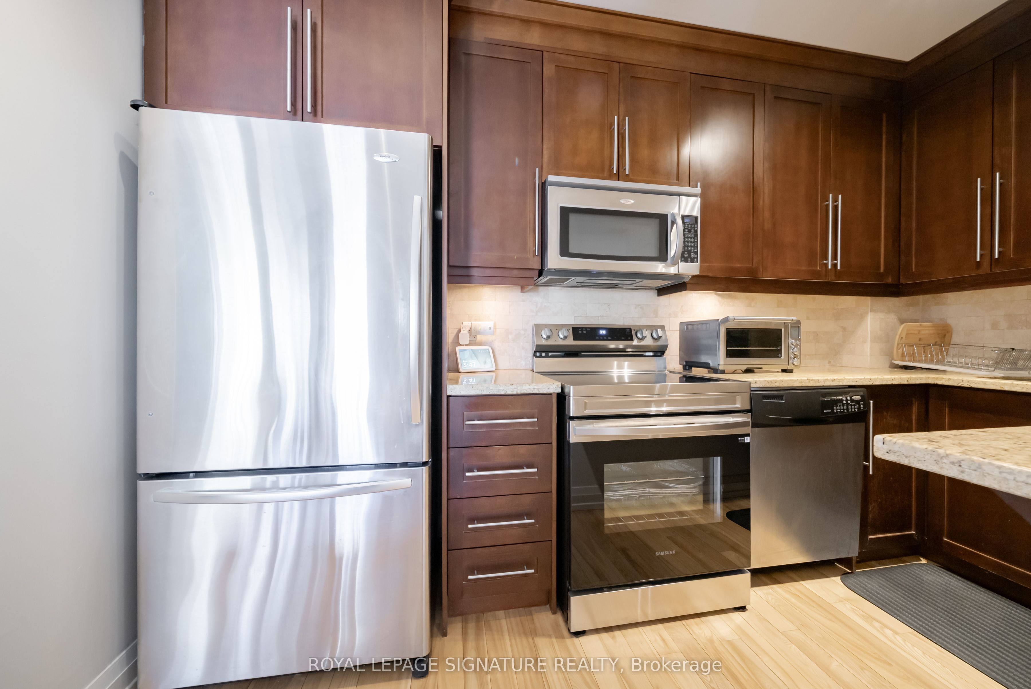 473 Dupont Street 3