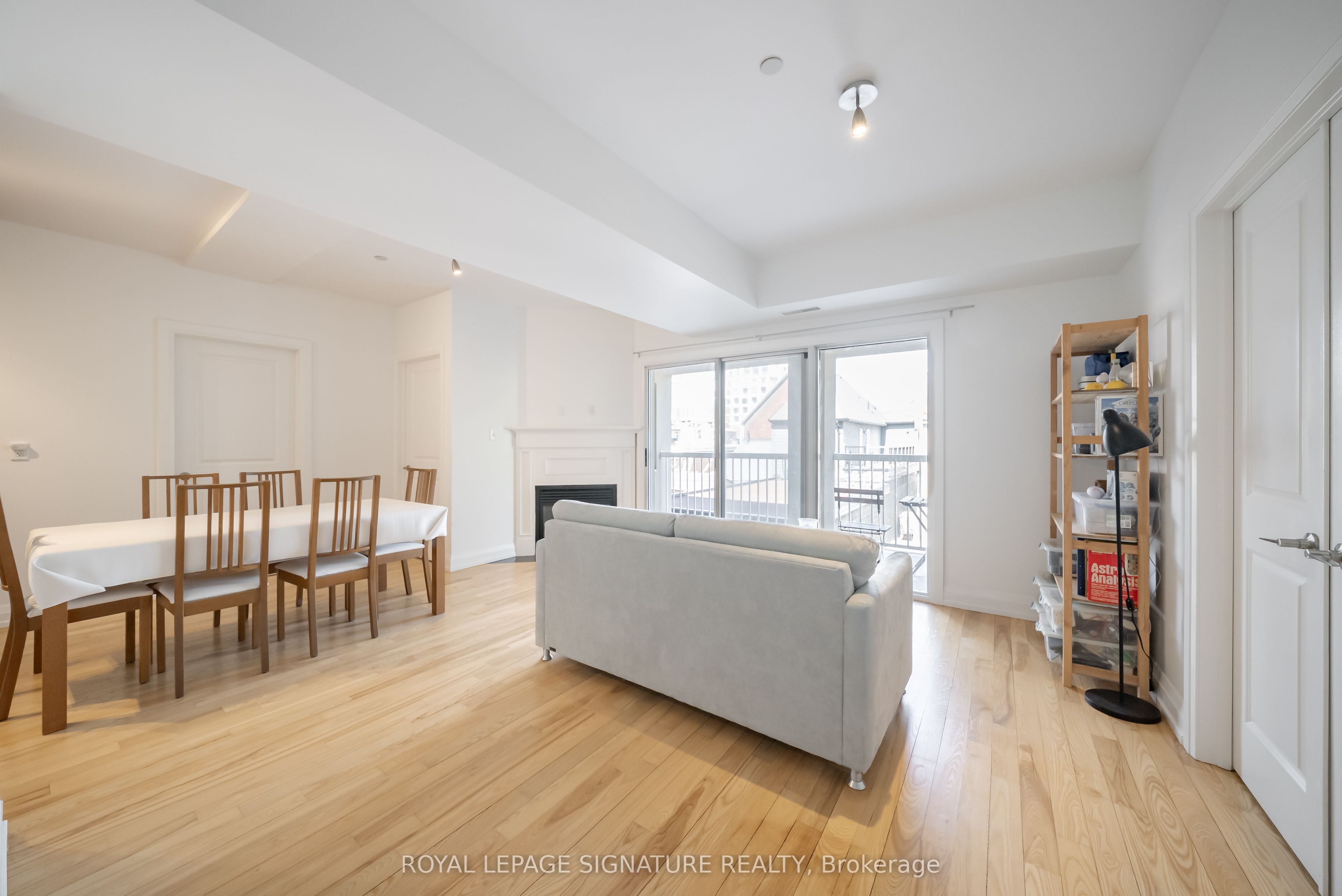 473 Dupont Street 3