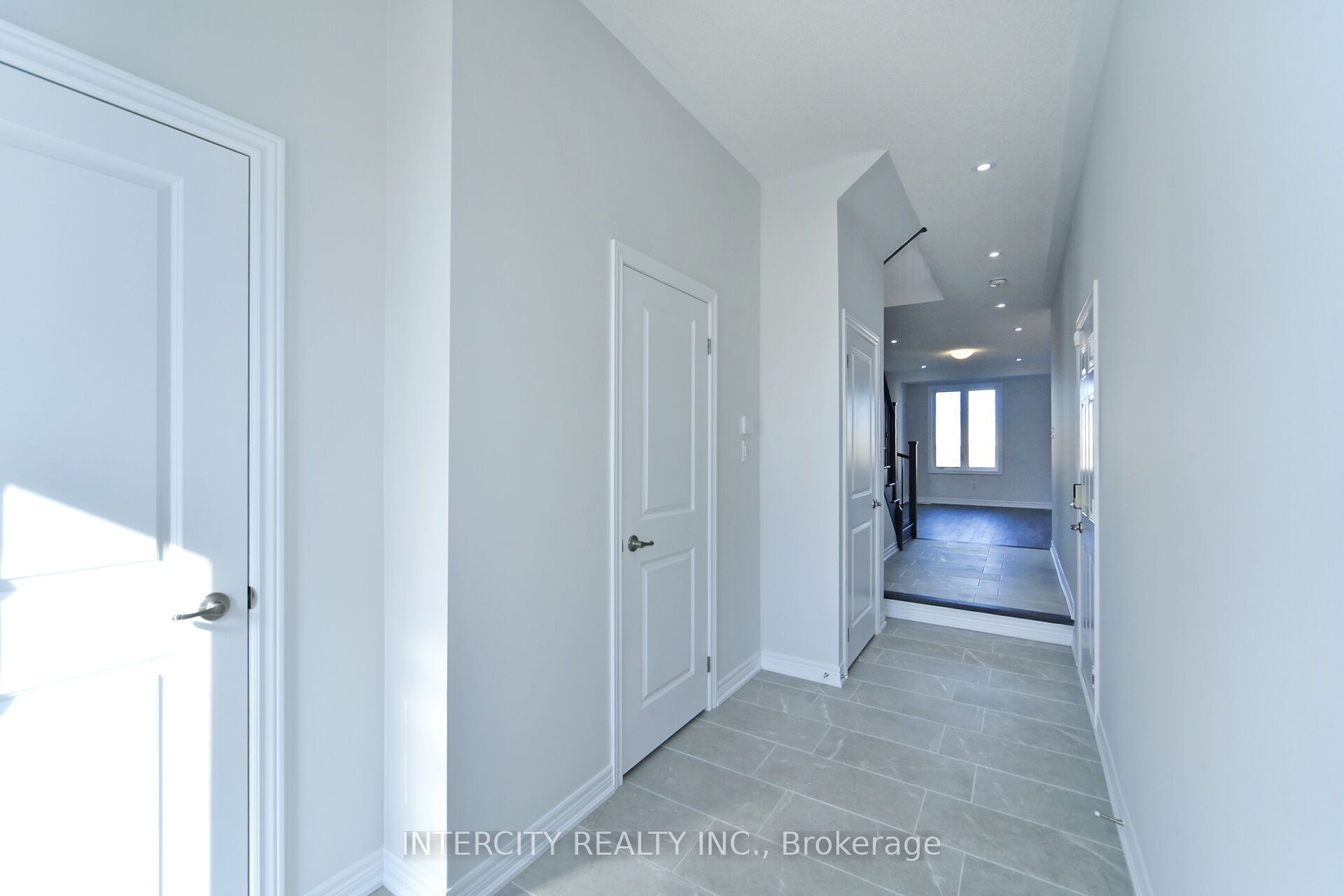 158 Mumbai Drive