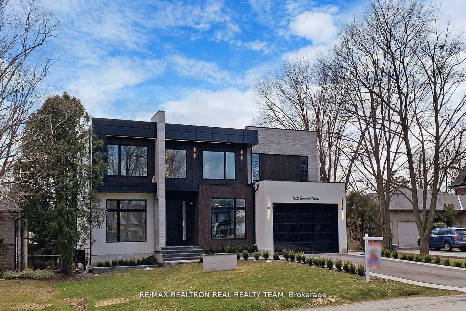 1362 Sedgewick Crescent