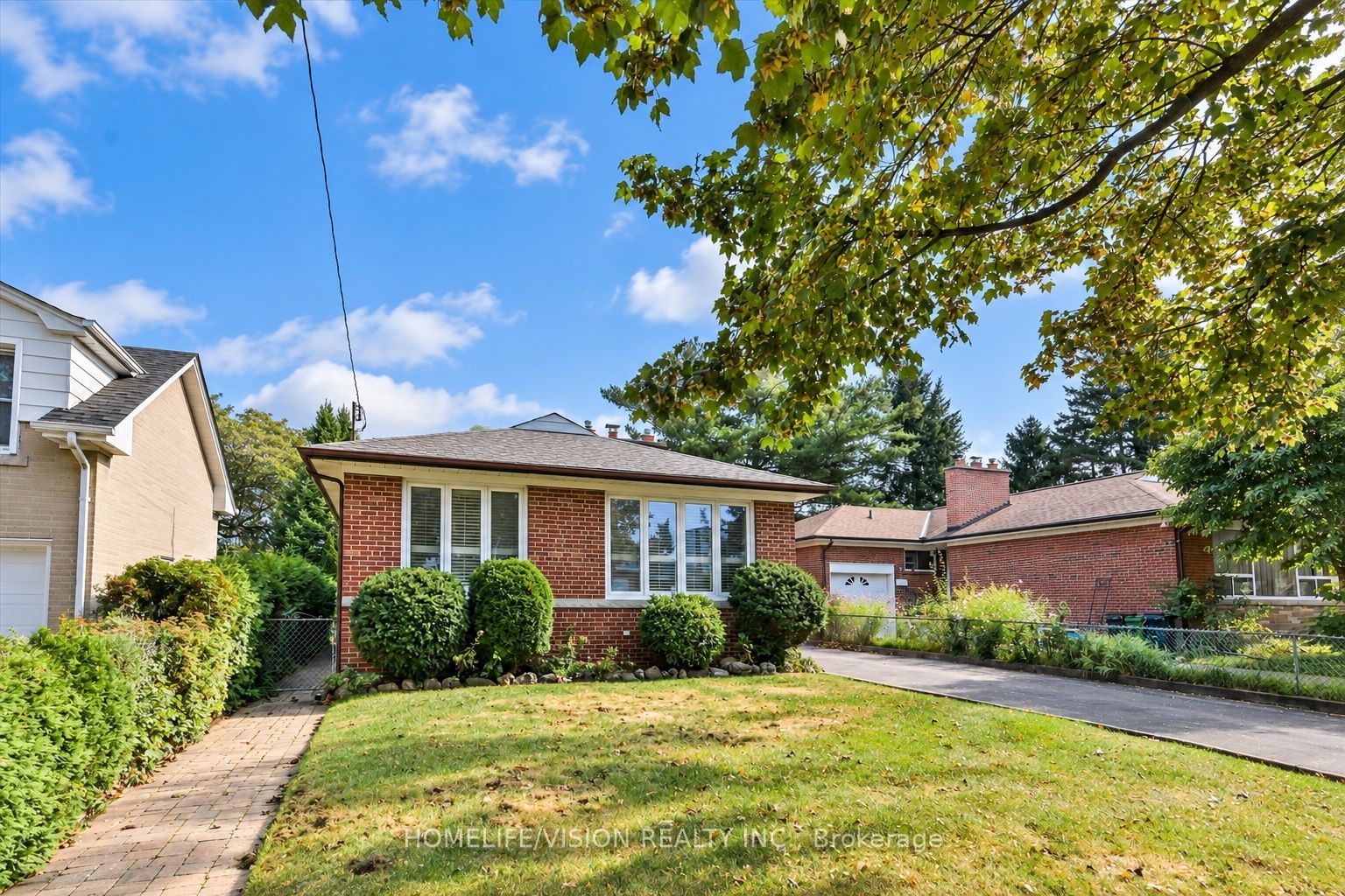 11 Larstone Avenue