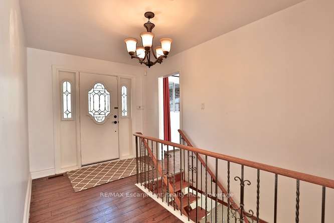 1336 Queen Victoria Avenue