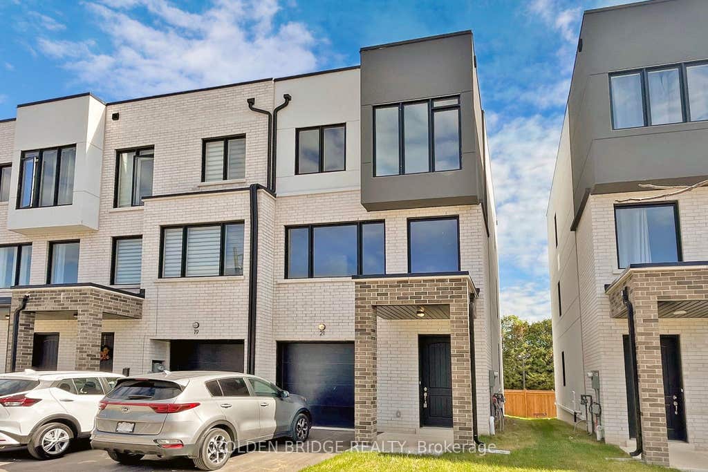 Photo of 21 Persica Street, Richmond Hill, ON L4E 2T3 (MLS # N13598594)