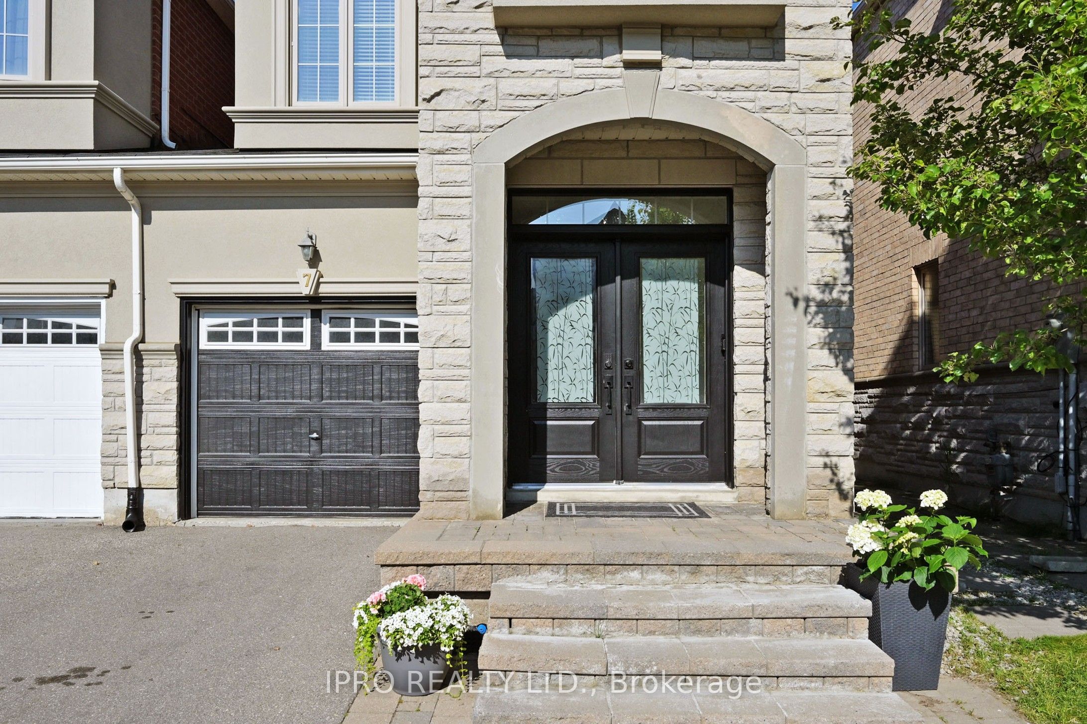 7 Bristlewood Crescent