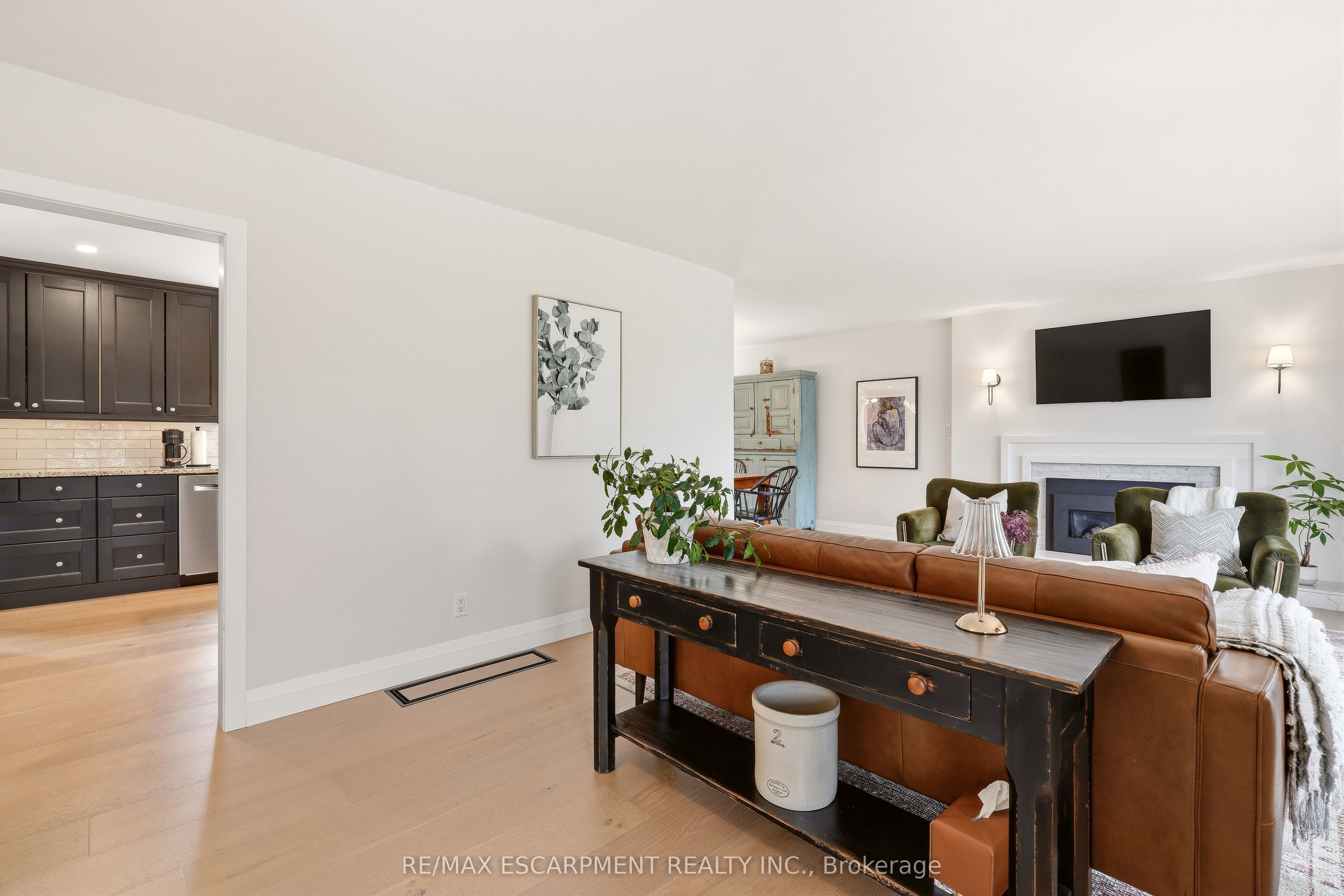 4046 Grapehill Avenue