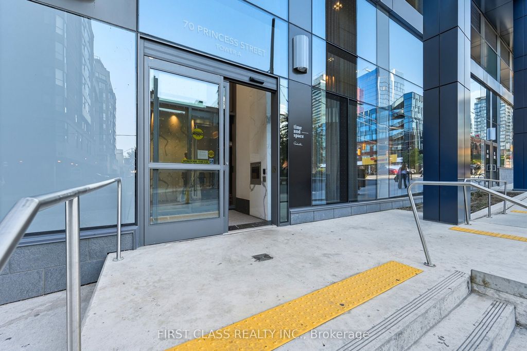Photo of 70 Princess Street #2706 E, Toronto, ON M5A 0X6 (MLS # C12398966)
