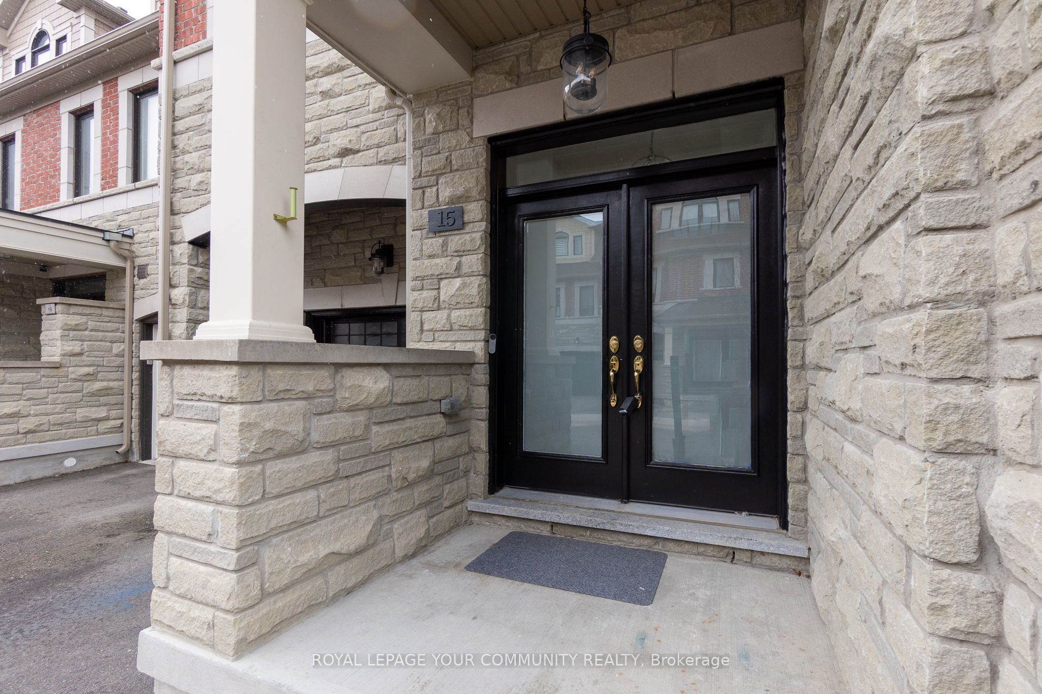 15 Hiawatha Court