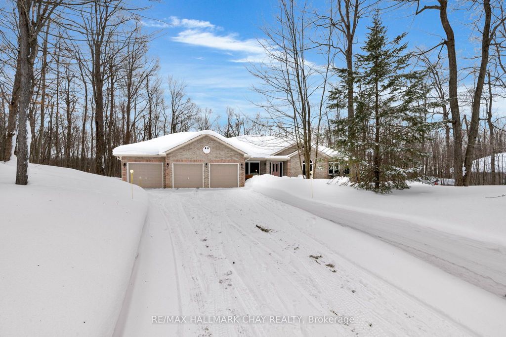 Photo of 29 Maple Ridge Road, Oro-Medonte, ON L0L 2L0 (MLS # S12784104)