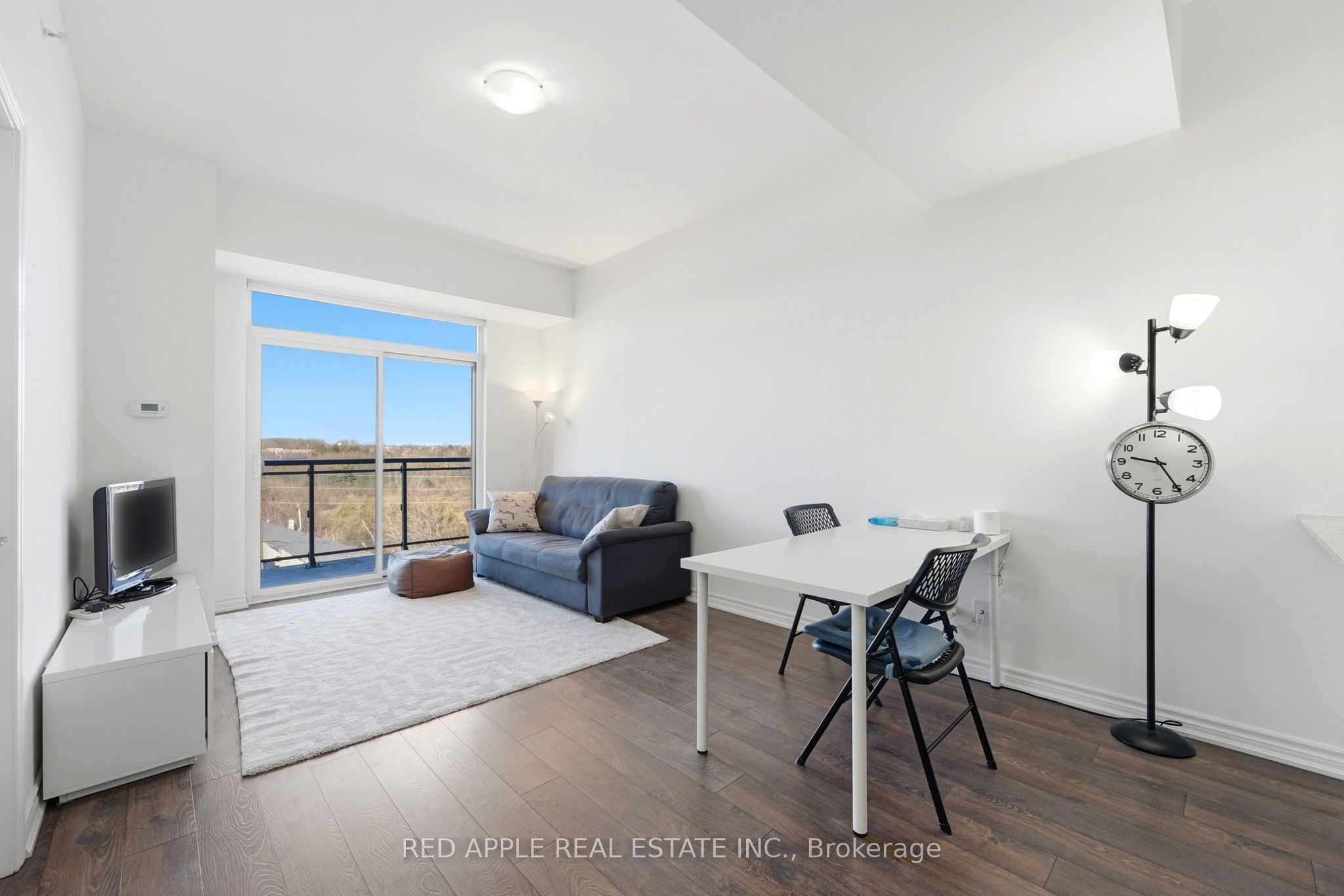11611 Yonge Street N 719