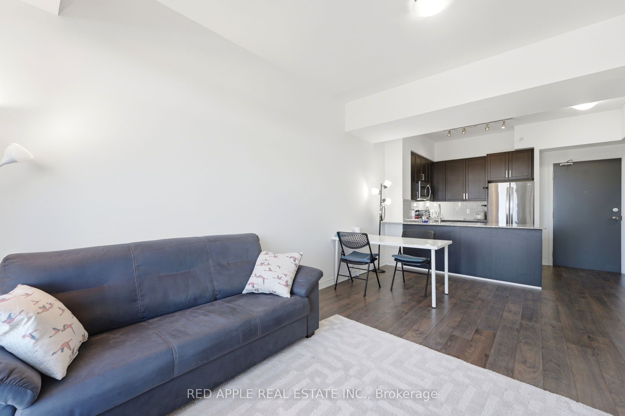 11611 Yonge Street N 719