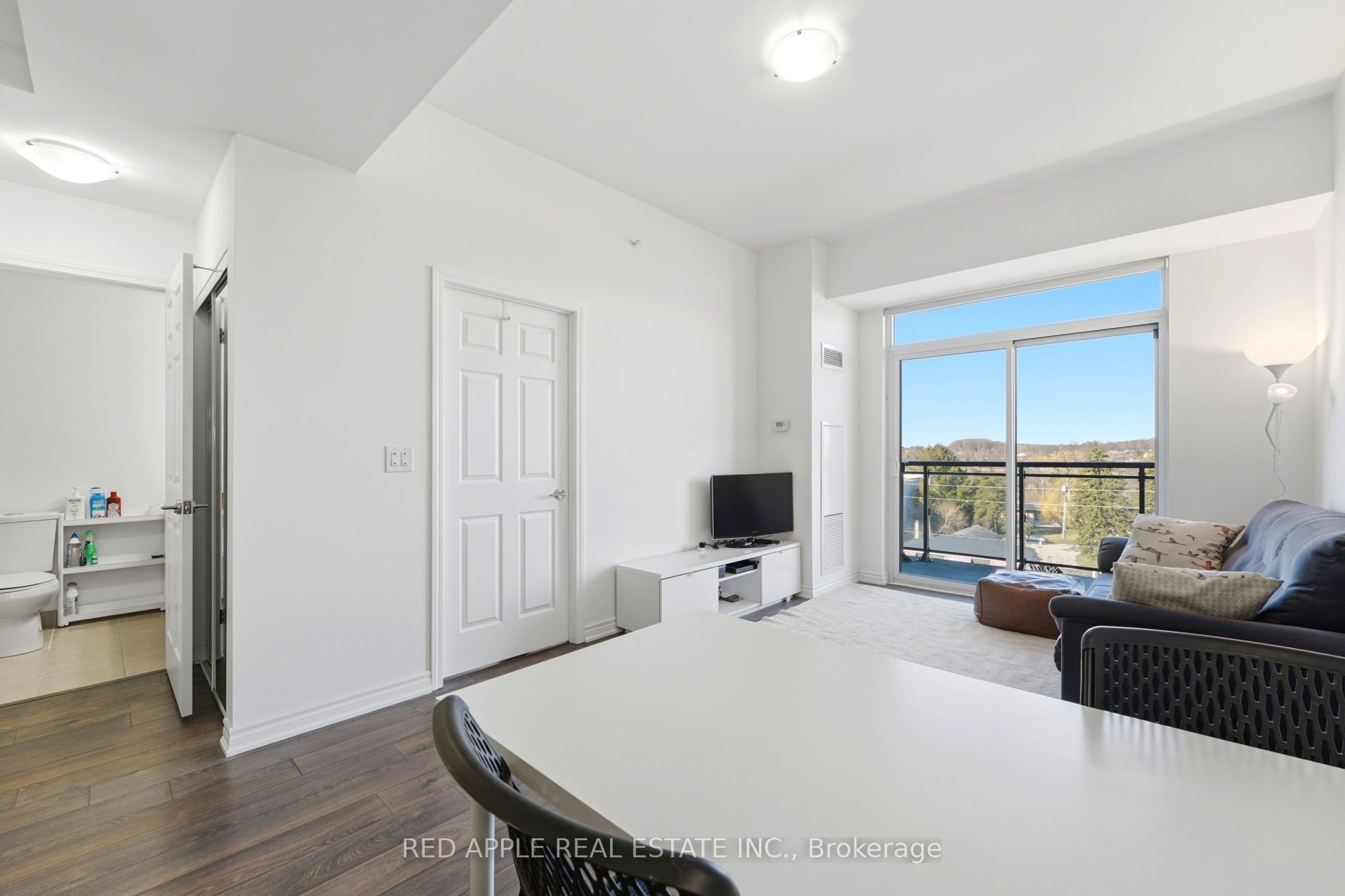 11611 Yonge Street N 719