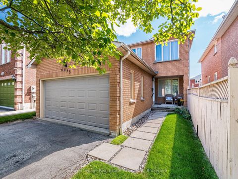 6033 Duford Drive Mississauga ON L5V 1A8