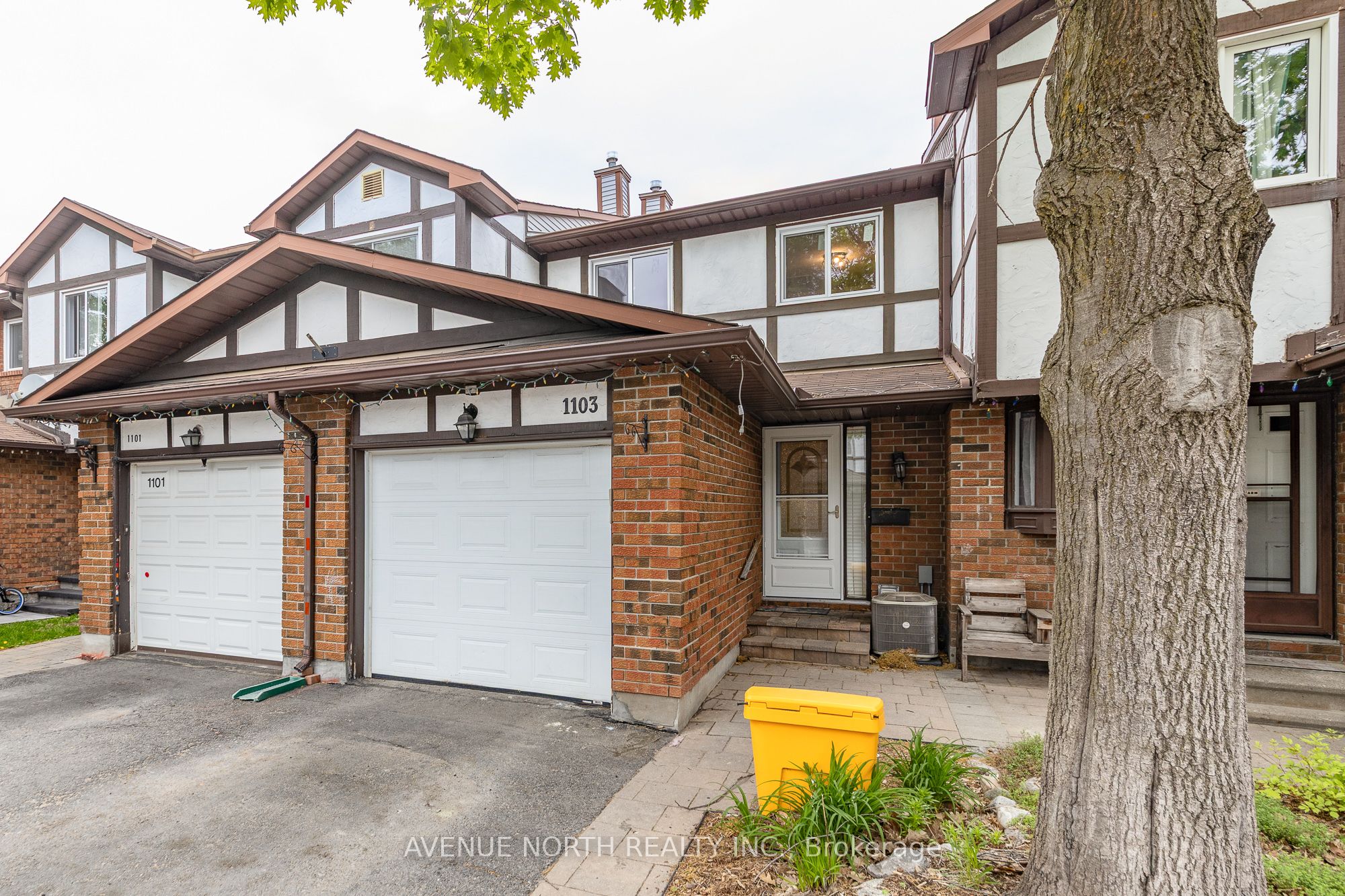 Photo 1 of 41 — 1103 Millwood Court, Orleans - Convent Glen and Area, ON K1C 3E9