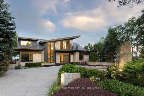 1540 WATERSEDGE Road Mississauga ON L5J 1A4