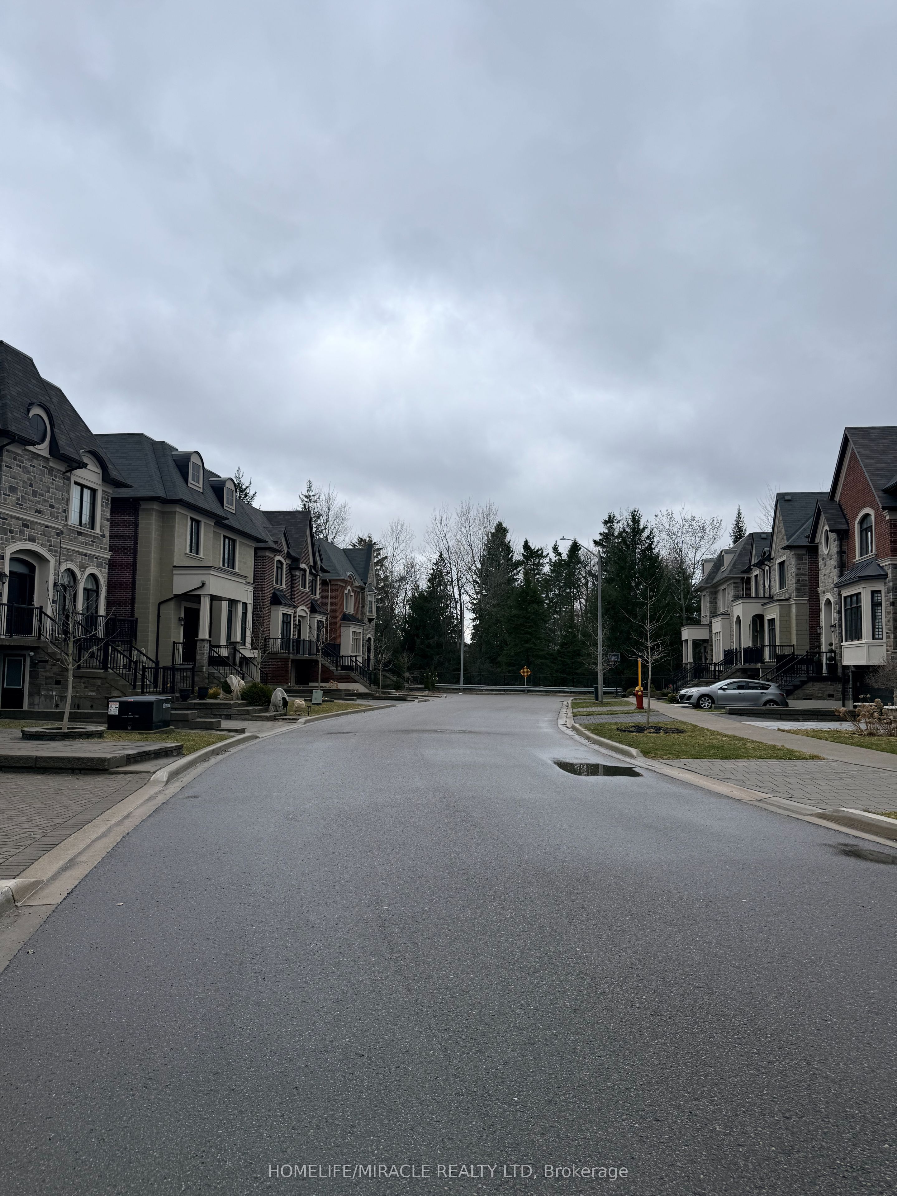 69 Headwater Crescent