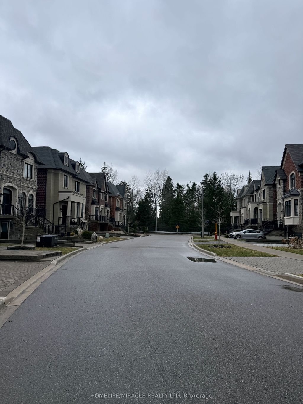 Photo of 69 Headwater Crescent, Richmond Hill, ON L4E 0T2 (MLS # N13042478)