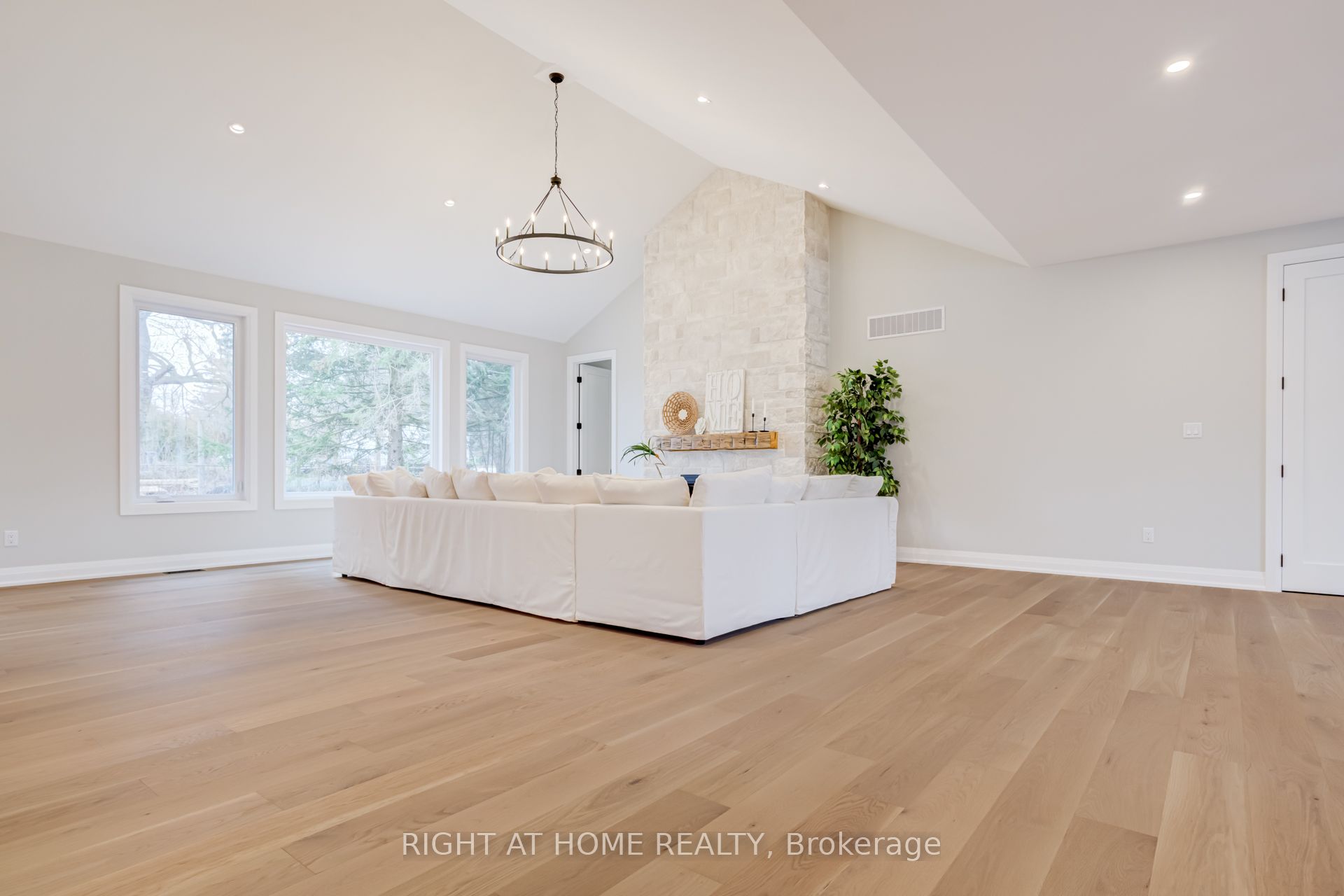 9 Maple Grove Road