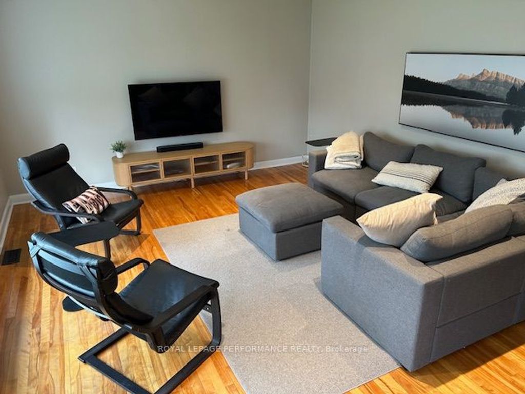 Photo of 1321 Rustic Drive, Parkway Park - Queensway Terrace S and Area, ON K2C 2Y3 (MLS # X13073330)