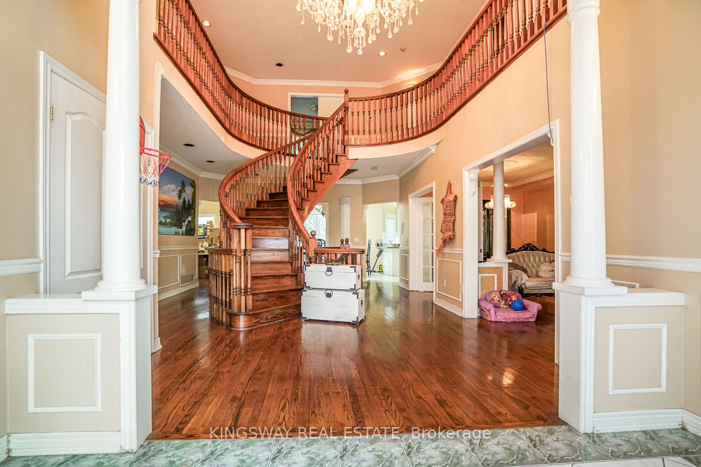 5969 Rayshaw Crescent