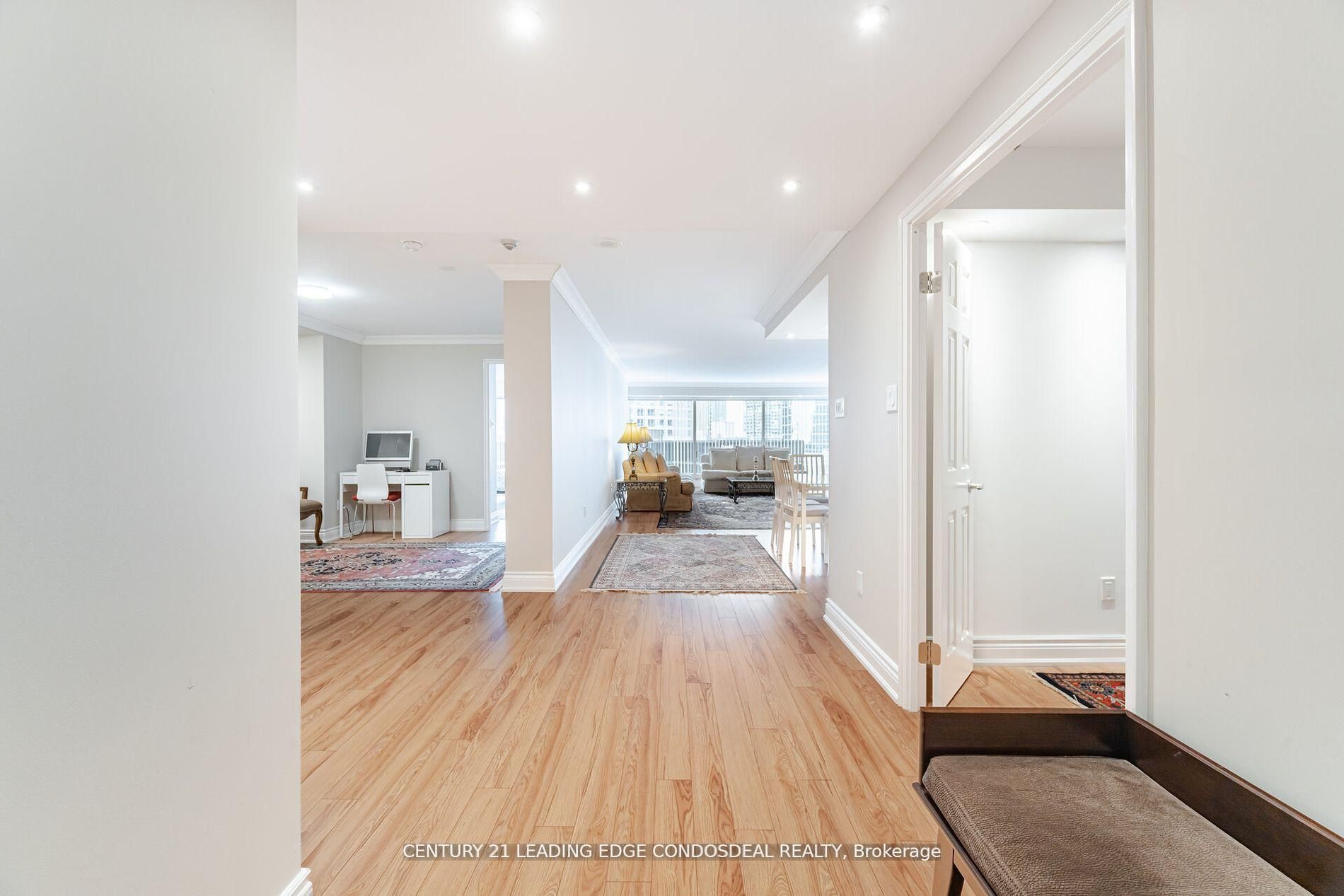 33 University Avenue 2106