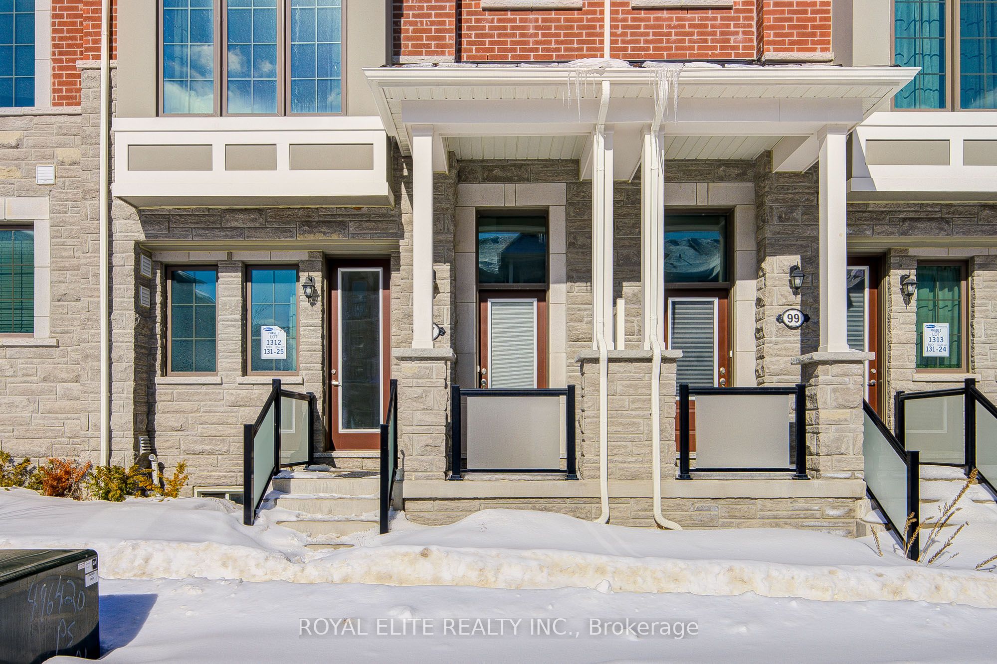 97 Thomas Frisby Jr Crescent