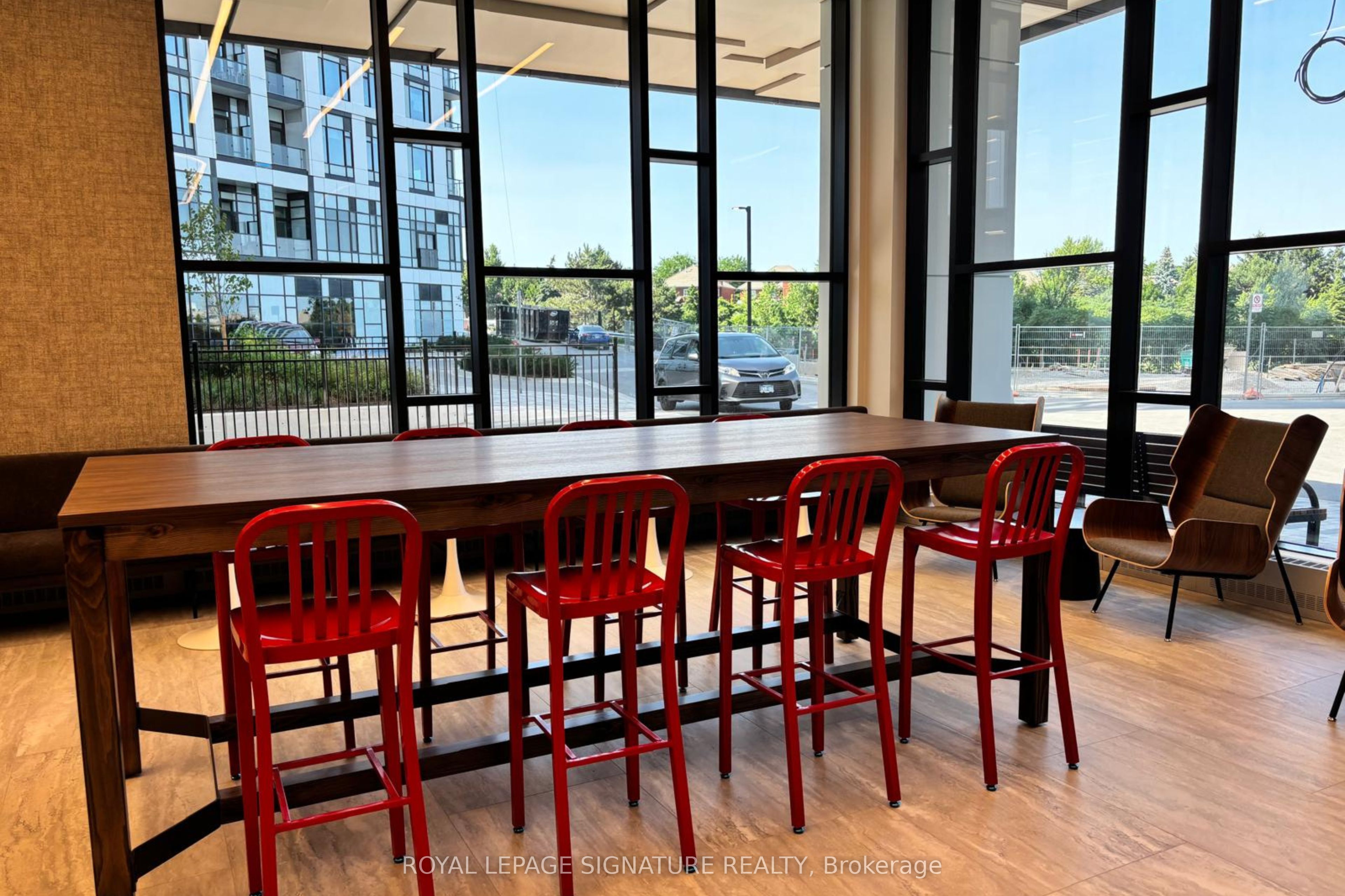 2485 Eglinton Avenue W 1321