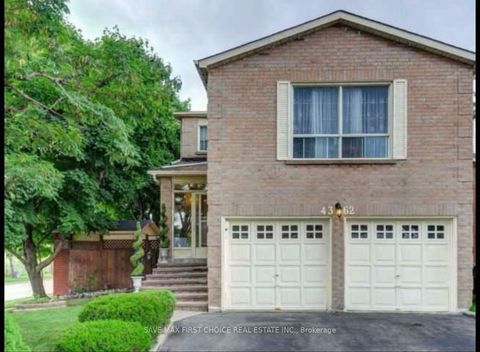 4362 Waterford Crescent Mississauga ON L5R 2B1