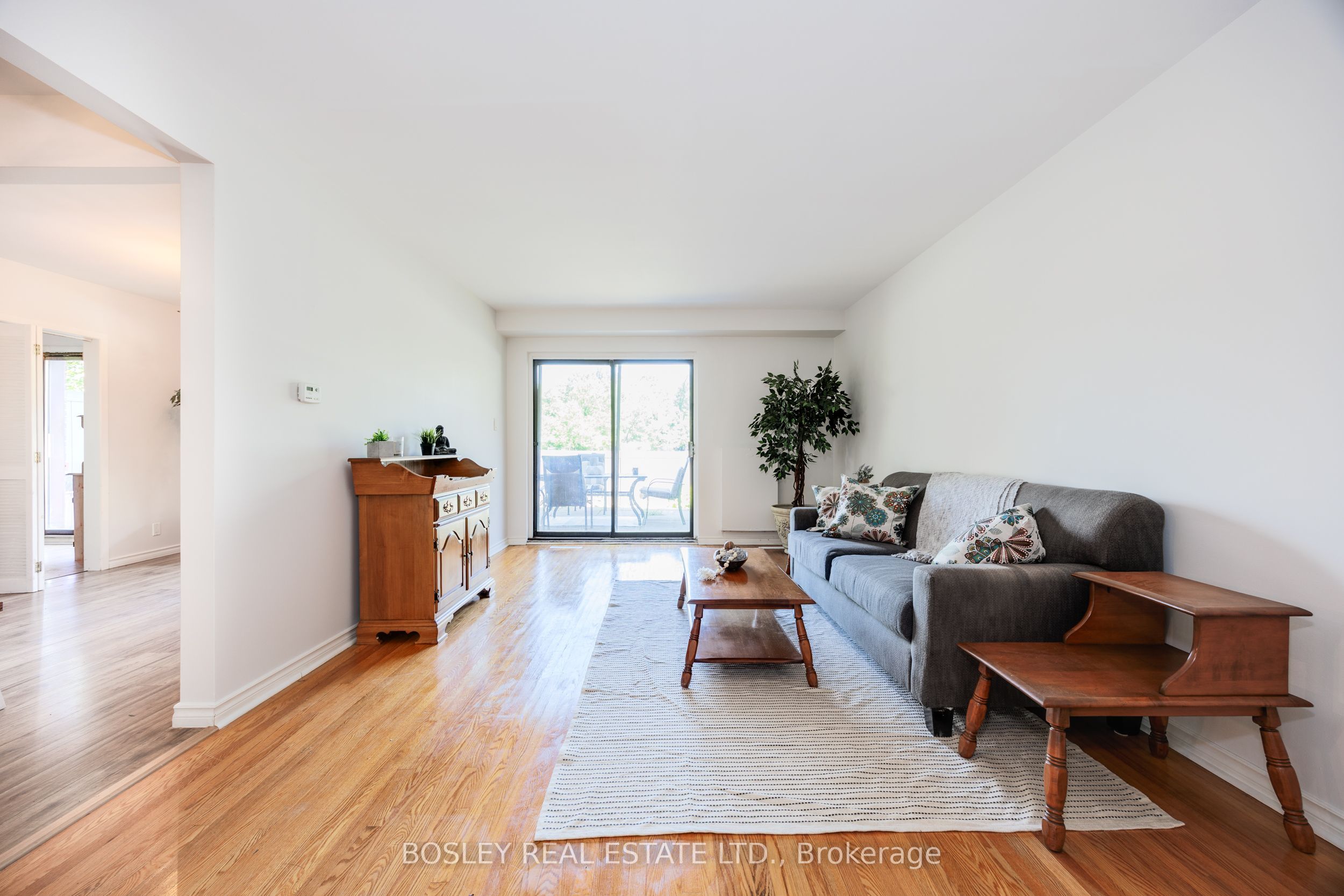 4345 Bloor Street W 60