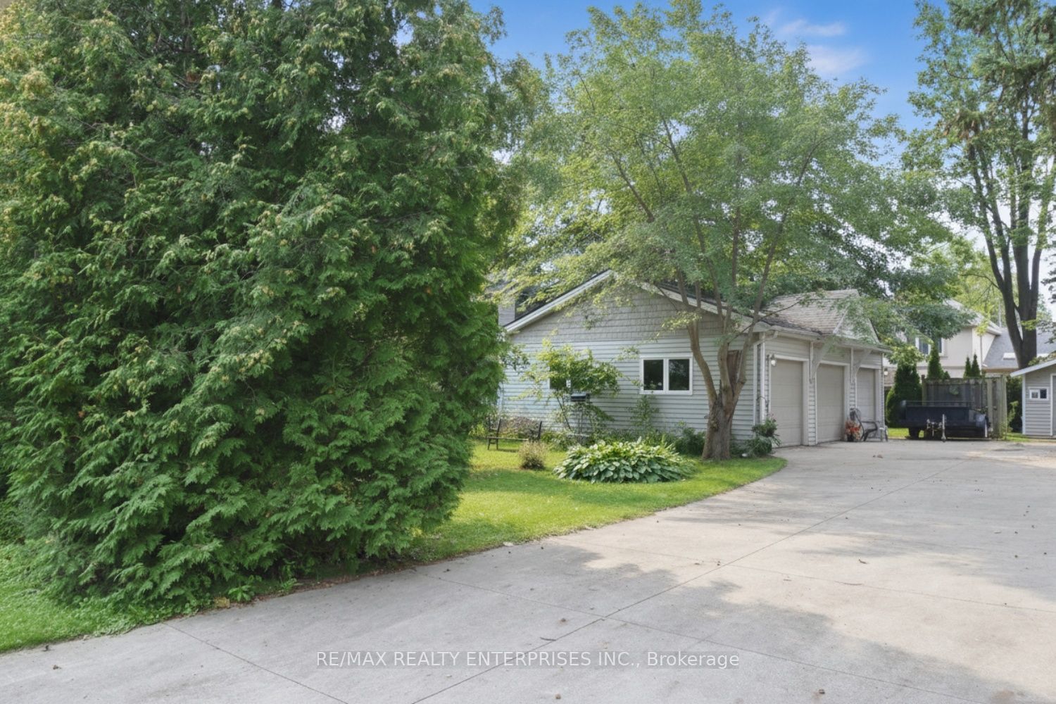 120 Eaglewood Boulevard
