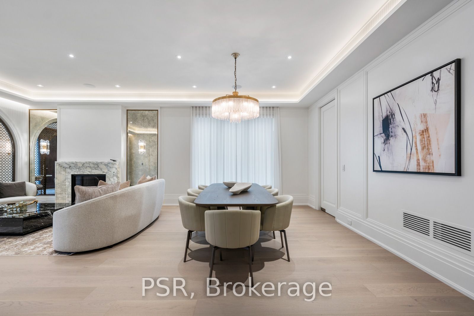 117 Yonge Boulevard