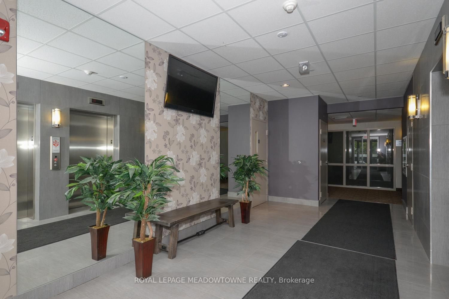 383 Main Street E 308