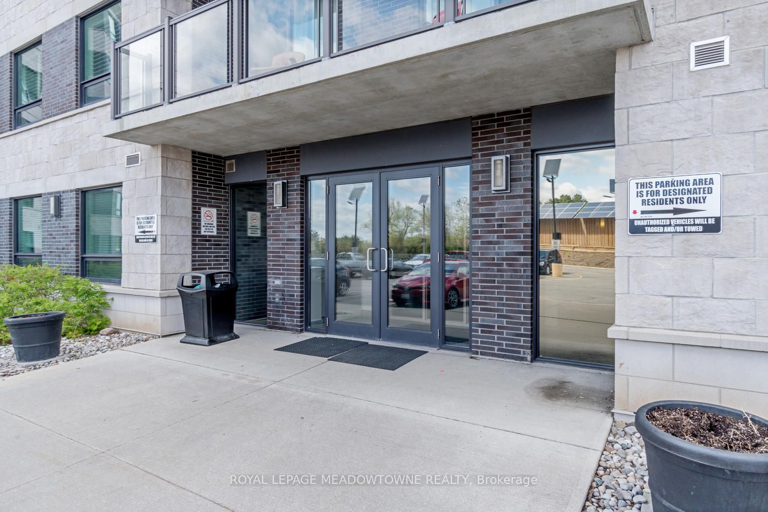 383 Main Street E 308