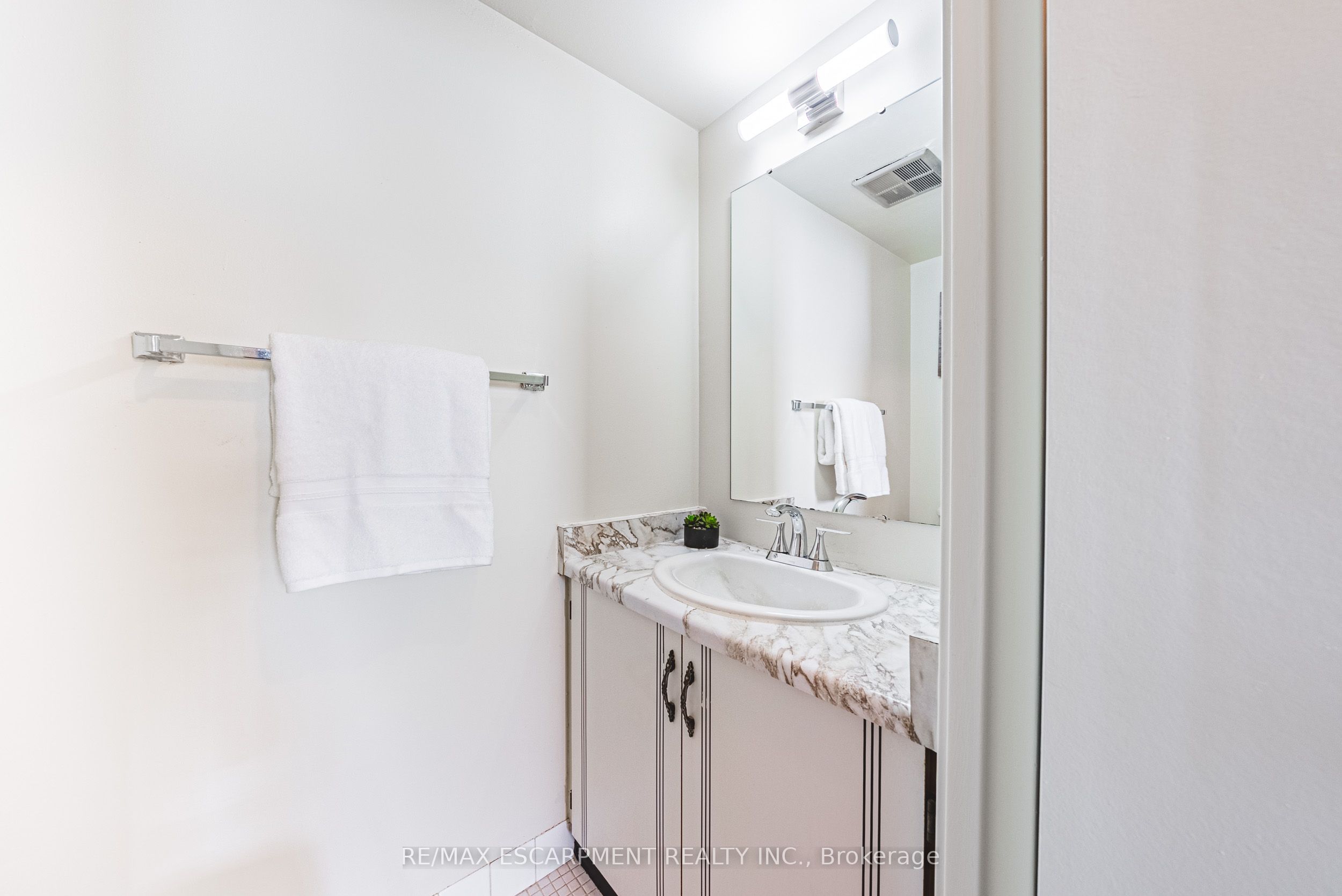 2055 Upper Middle Road 1206