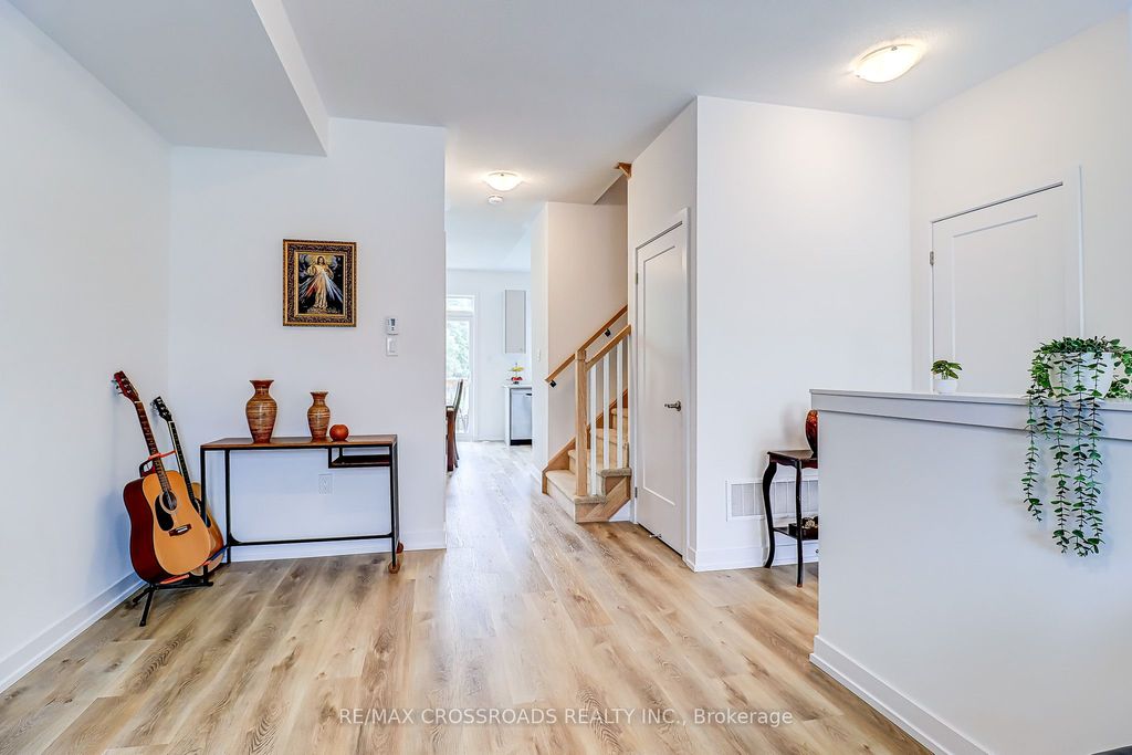 Photo of 64 Lyall Stokes Circle, East Gwillimbury, ON L0G 1M0 (MLS # N12699134)