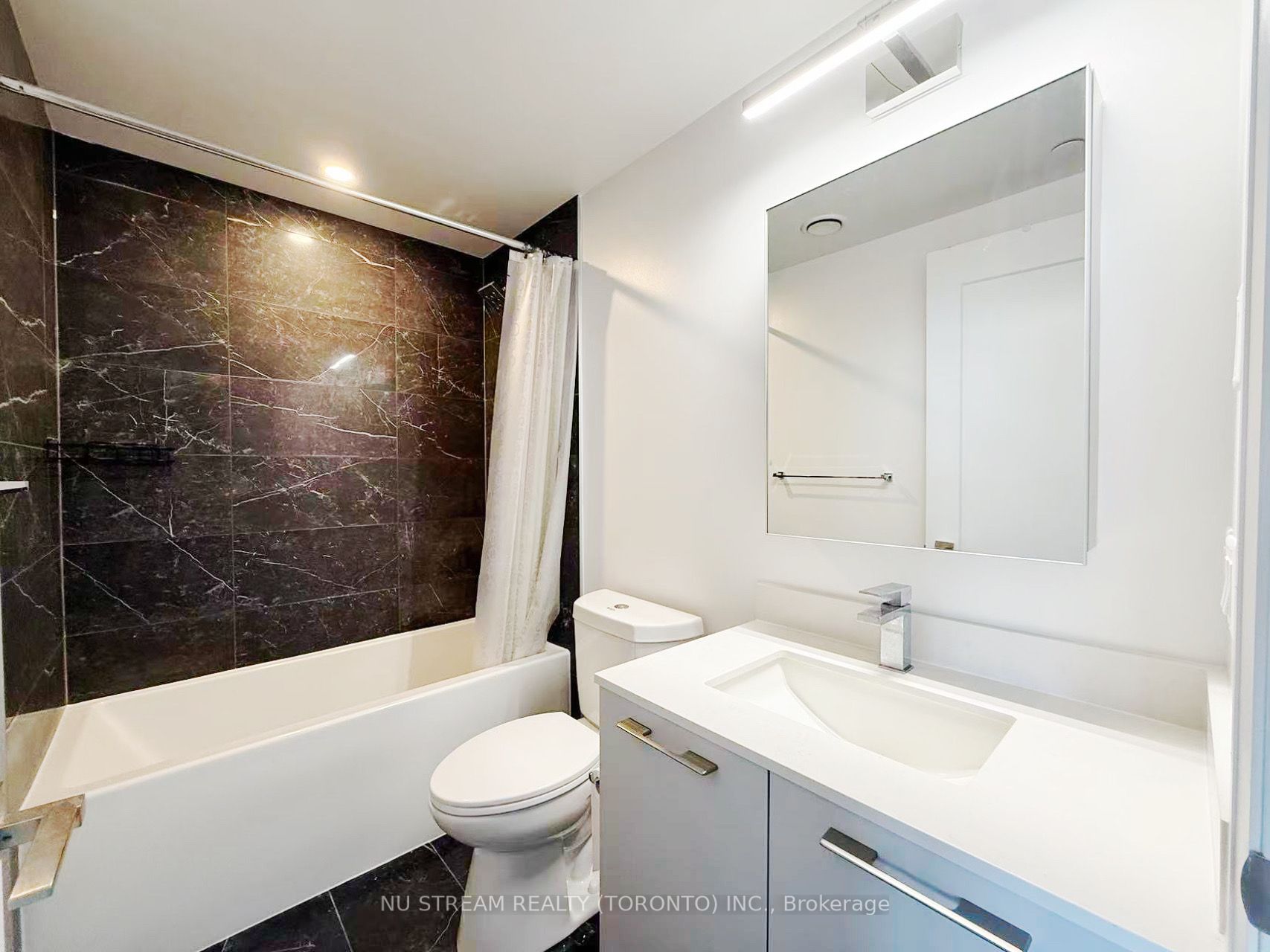 8 Water Walk Drive 4608