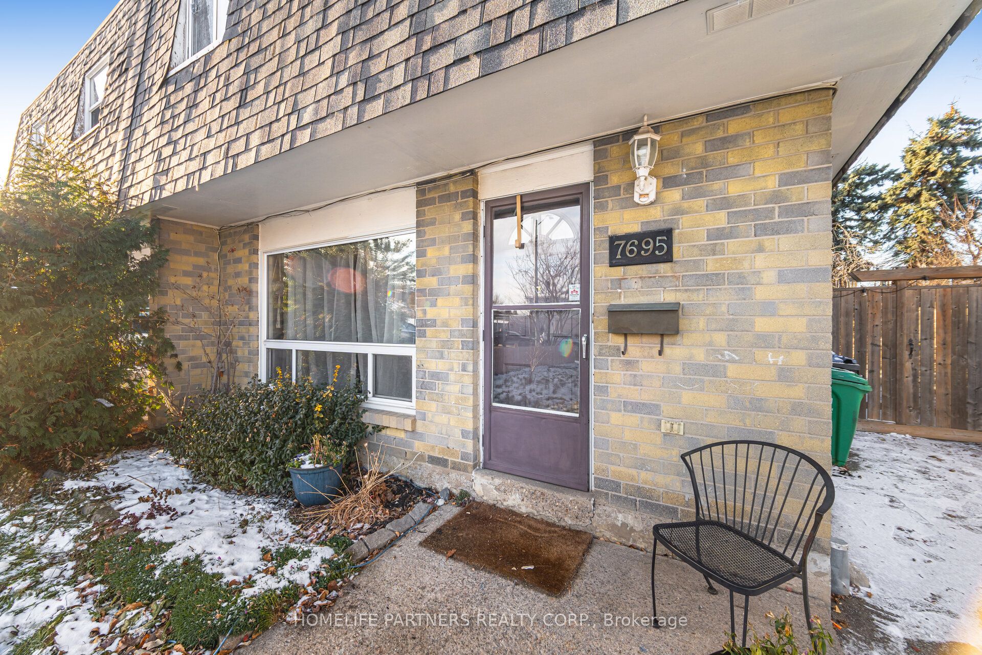 7695 Priory Crescent