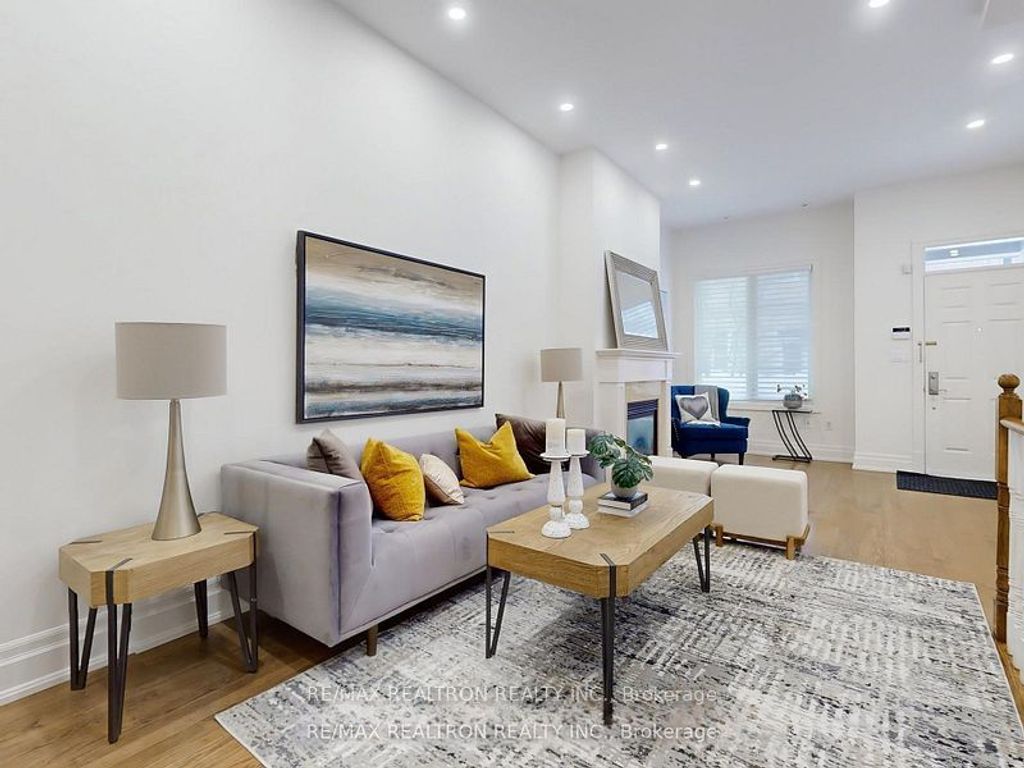 Photo of 47 York Mills Road #215, Toronto, ON M2P 1B6 (MLS # C12655372)