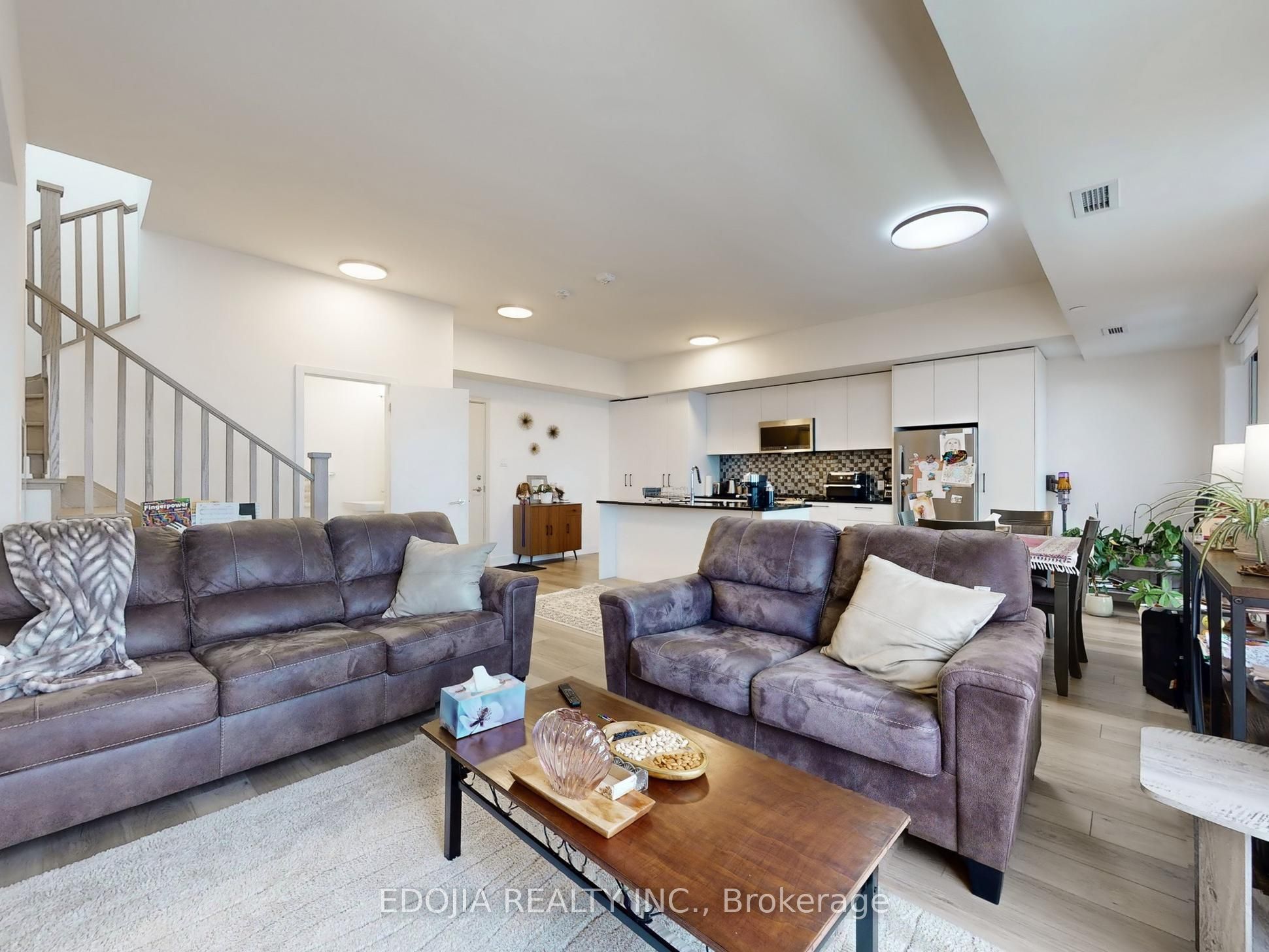 101 Cathedral High Street Ph13