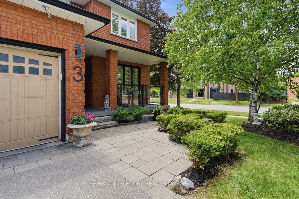 Photo of 3 Castlehill Road, Vaughan, ON L6A 1P3 (MLS # N13702632)