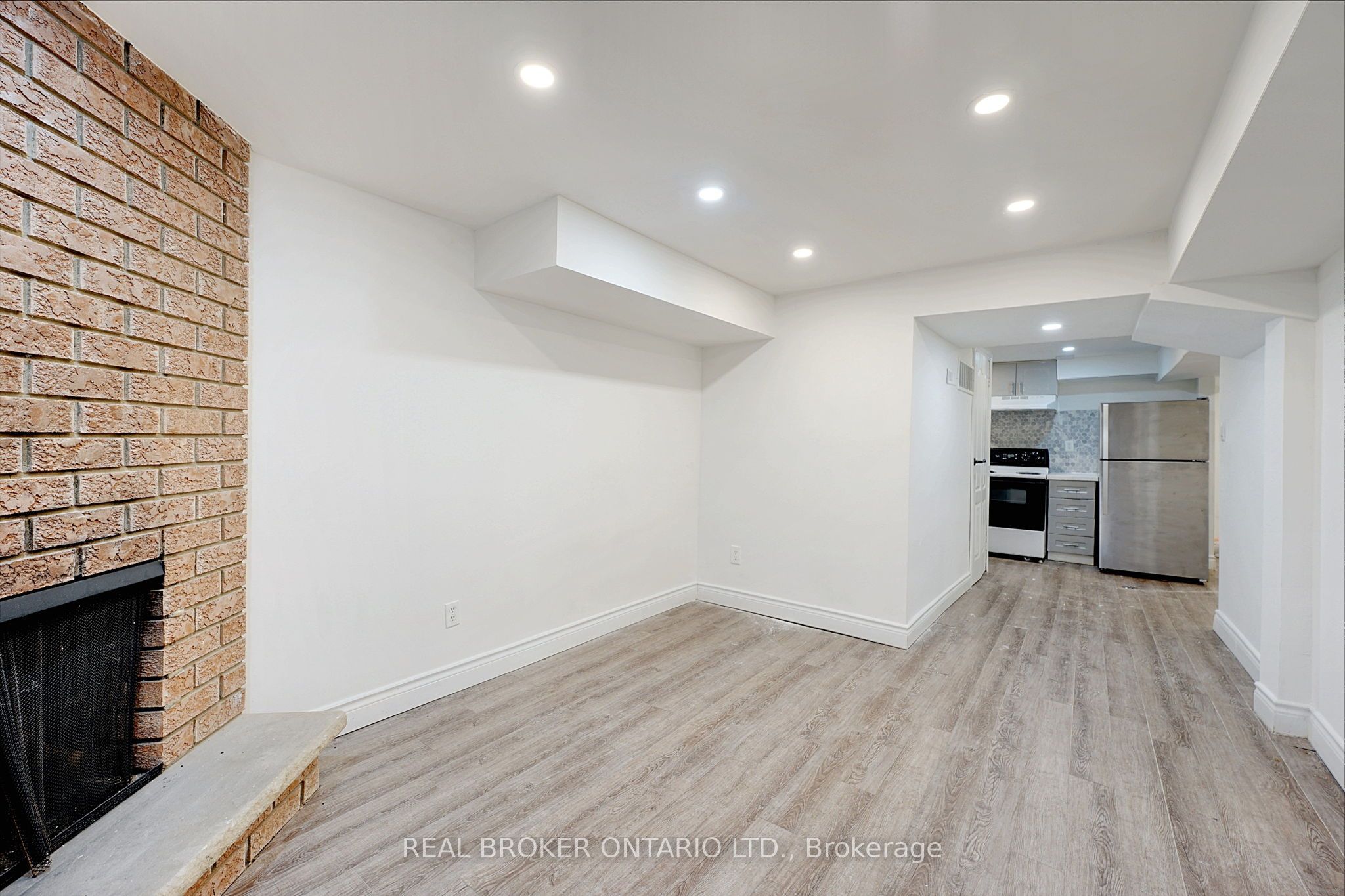 1098 Sawgrass Crescent Bsmt