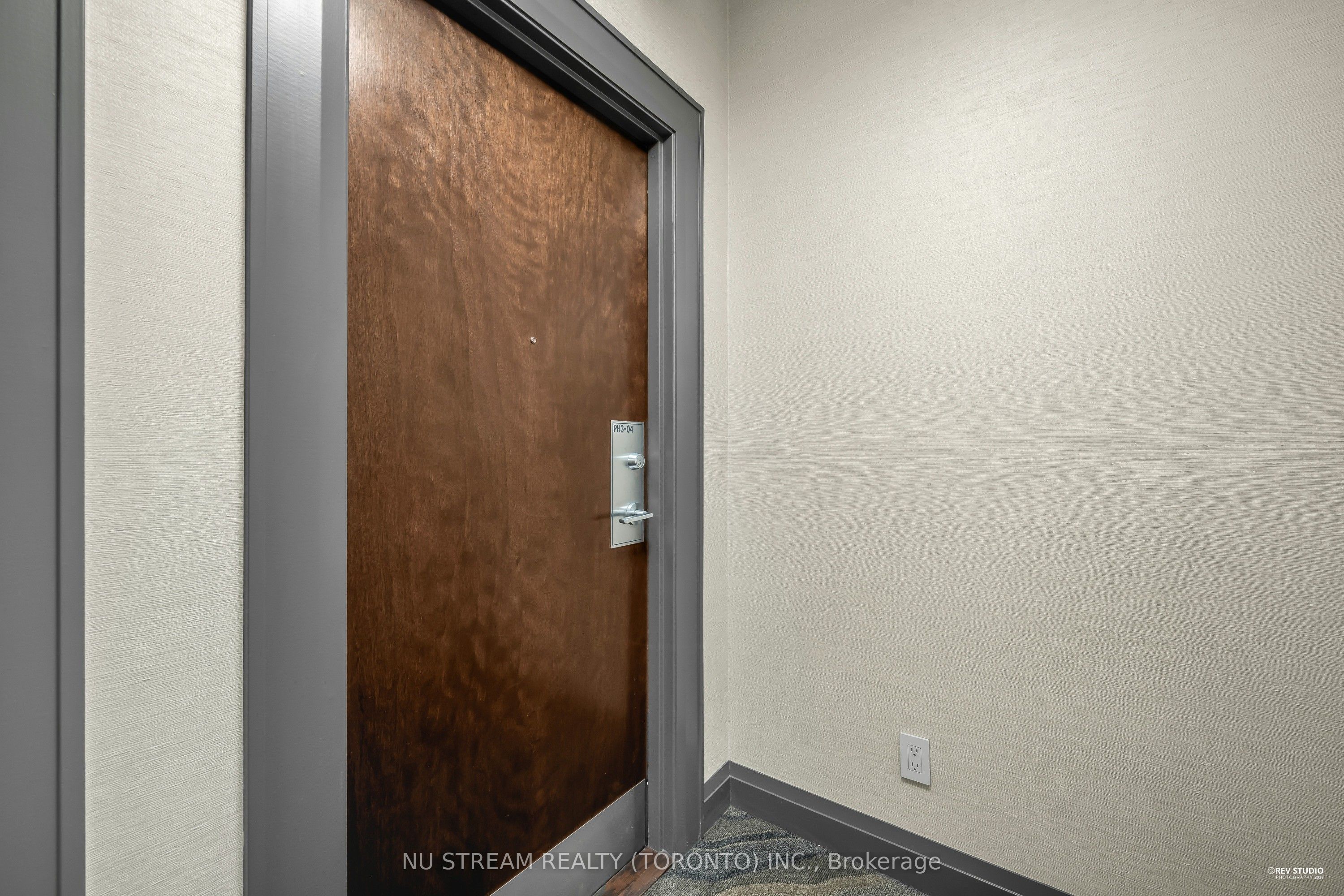 17 Barberry Place PH304