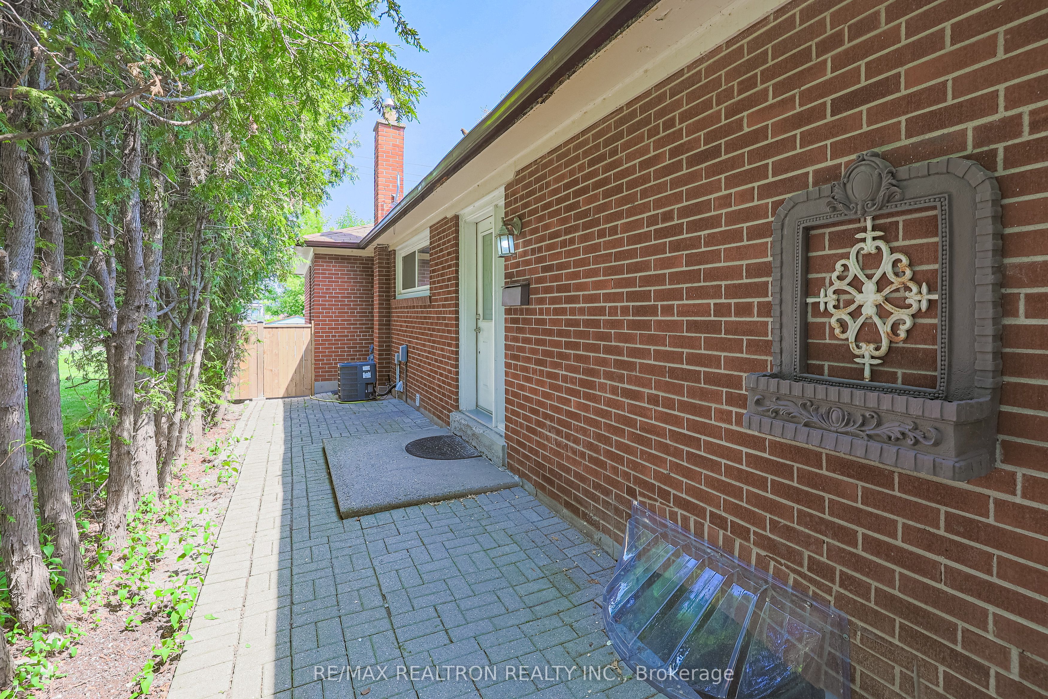 46 Meadowview Avenue