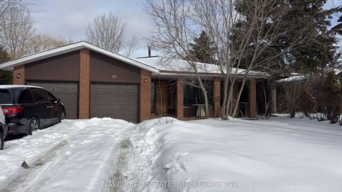 62 Elgin Mills Road W Richmond Hill ON L4C 4M2