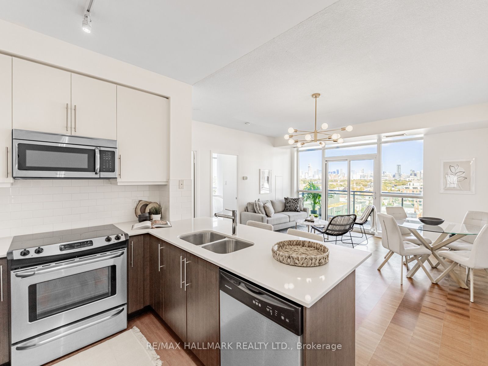 1171 Queen Street W 1104