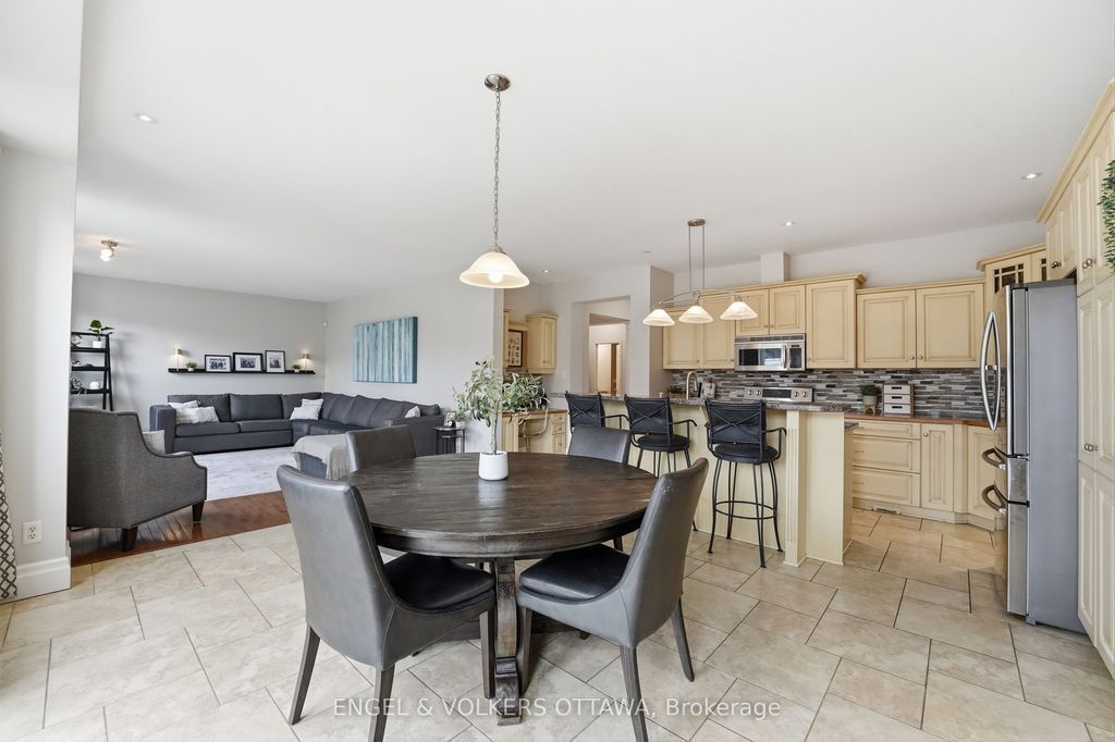 Photo of 31 Leatherwood Crescent, Barrhaven, ON K2J 4X9 (MLS # X12965738)