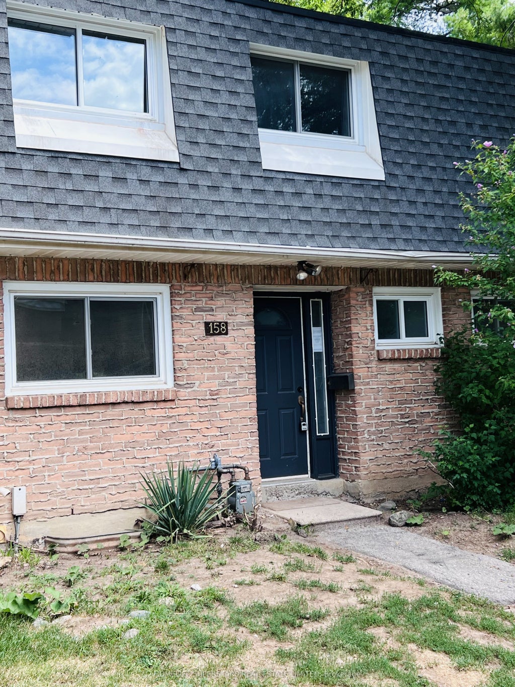 Photo of 2050 Upper Middle Road #158, Burlington, ON L7P 3R9 (MLS # W13711234)