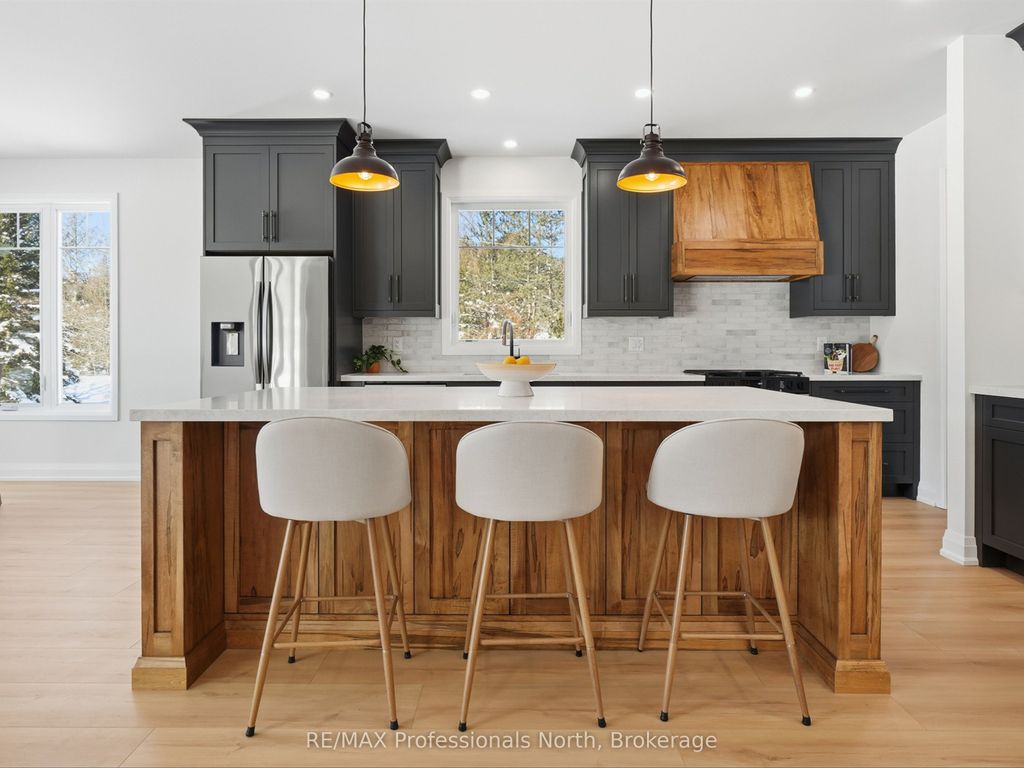 Photo of 11 Clarkes Lane, Huntsville, ON P0B 1M0 (MLS # X12823074)